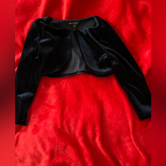 Ava & Yelly Other - Girls size 6 blue velvet shrug